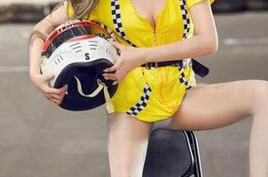 AISS爱丝(黄金版) – 亚美依体操服写真，精选中的奇遇，谁能抵抗那种模糊的线条感？