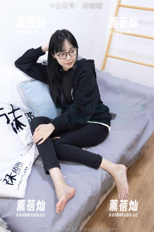 BoBoSocks袜啵啵 - 在橘橘的高清作品集中，华伦天奴高跟鞋叹为观止