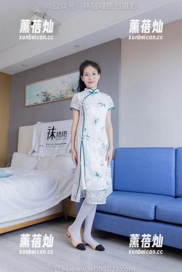 BoBoSocks袜啵啵-甜甜圈 BoBoSocks袜啵啵 - 图片里的甜甜圈和黑皮手套,究竟谁更惹人注目?