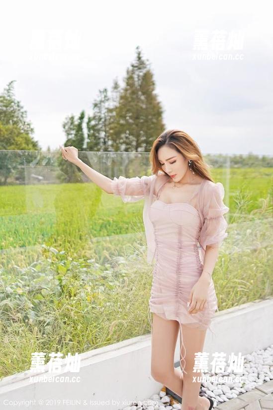 Feilin嗲囡囡-王婉悠Queen Feilin嗲囡囡 - 王婉悠Queen的私拍:没想到瑜伽也能这么随意,原图肤色好真实!