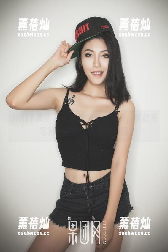 GIRLT果团网 - 在厨房卷土而来，黄歆苑写真集里的姿态有点特别