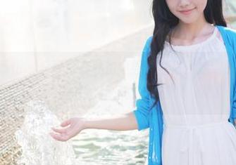 MyGirl美媛馆 – 李可可在私拍中尝试红裙：她到底在秀身材还是在给裙子打广告？