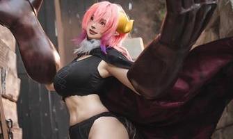 图片里的NinJa阿寨寨，巫女气质满分，全套疯玩。