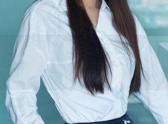 TuiGirl推女郎 – 图册：在胡允儿的办公室，偶遇了一点小窃喜。