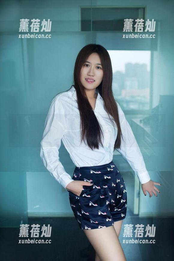 TuiGirl推女郎-胡允儿 TuiGirl推女郎 - 图册:在胡允儿的办公室,偶遇了一点小窃喜。