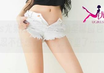 UGirls尤果网 – 王凌宇的圣诞图包，让人忍不住想开始装饰家里了……
