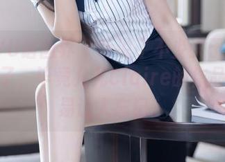 XIAOYU语画界 – 听说了不少关于红裙黑丝的帖子，毕竟允儿Claire的作品不会轻易让人忘记。