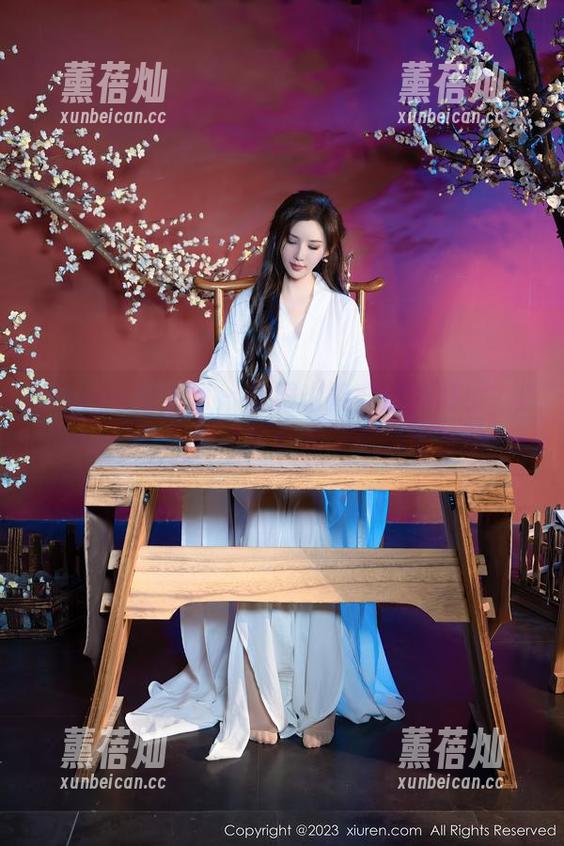 Xiuren秀人网 - 校服也能穿出新高度？Elise谭晓彤最新写真集让你心意神动！