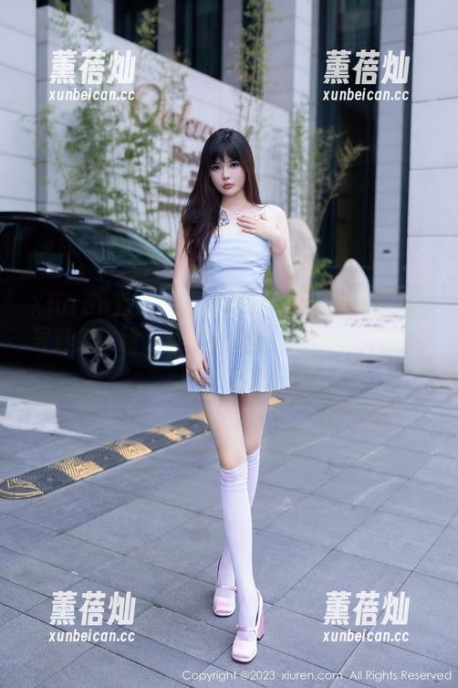 Xiuren秀人网-妮儿Bluelabel Xiuren秀人网 - 妮儿Bluelabel的美足写真集更新,真难以相信,原来脚也能那么抢镜!
