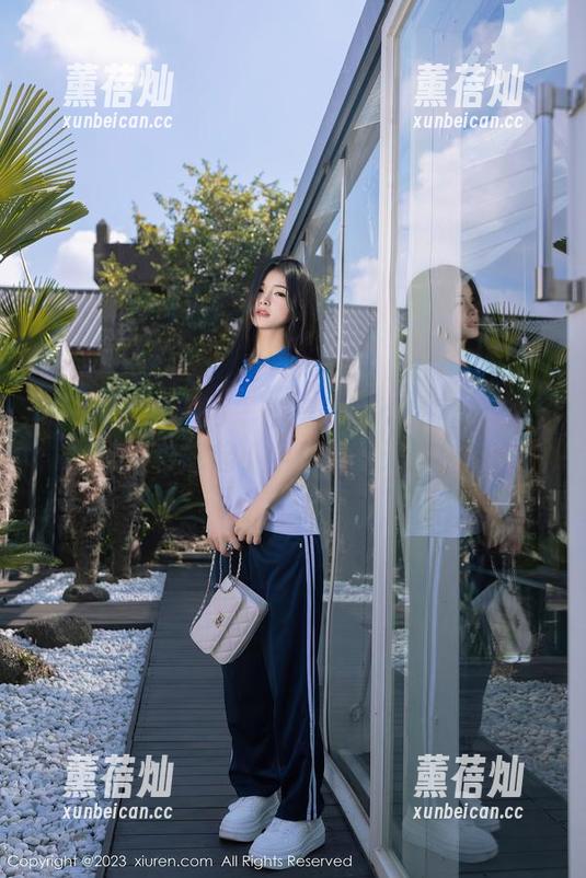 Xiuren秀人网-糯美子nini Xiuren秀人网 - 糯美子nini的童颜会让你一秒想起小学那年夏天的午后