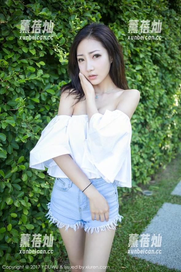 YouMi尤蜜荟-黄歆苑 YouMi尤蜜荟 - 美图圆梦:黄歆苑的天台,原来拍照也能做瑜伽!
