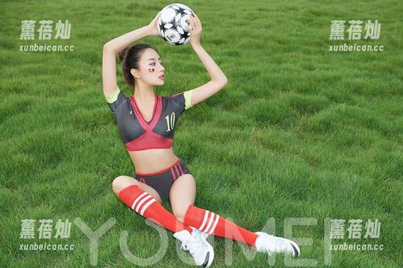 YouMi尤蜜荟-黄金宝儿 YouMi尤蜜荟 - 每一张黄金宝儿浴缸高清图片都让我陷入沉思,怎么水那么清晰?我好像也需要一缸水。