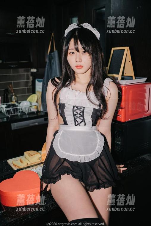 Zia(지아)的在线女仆写真：跨越屏幕的伪装与撩拨