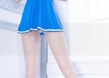 beautyleg – Lola的白色，感觉像是被轻盈的羽毛围绕着。