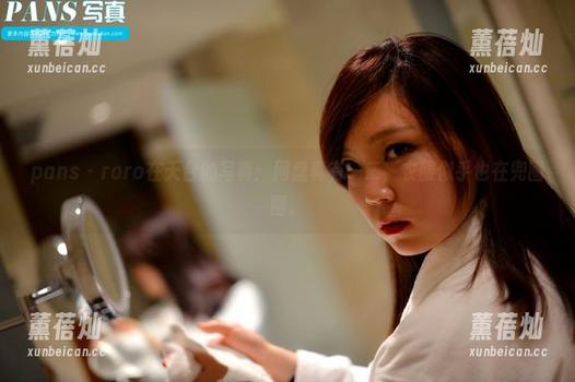 pans-roro pans - roro在天台的写真:网盘真有一二,衣服似乎也在兜圈圈。