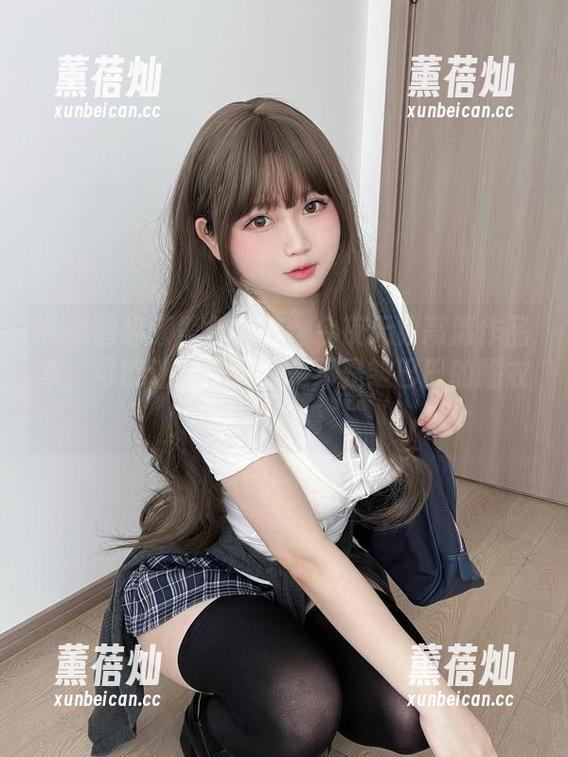 依依超级懒 依依超级懒黑色旗袍:今夜无数高清作品集,可能让我怀疑我是不是皱巴巴的睡衣不配看