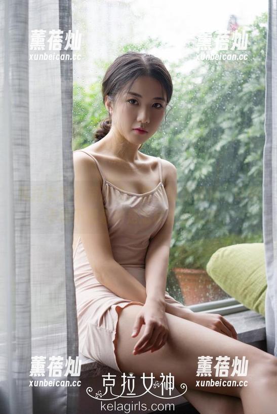 克拉女神-吕佳 克拉女神 - 资源到!吕佳的高跟鞋,让你不得不想象她是怎样走出来的。