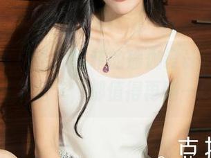 克拉女神 – 看！慕菲的瑜伽设计，图片中的每个细节，都值得再瞄一眼。