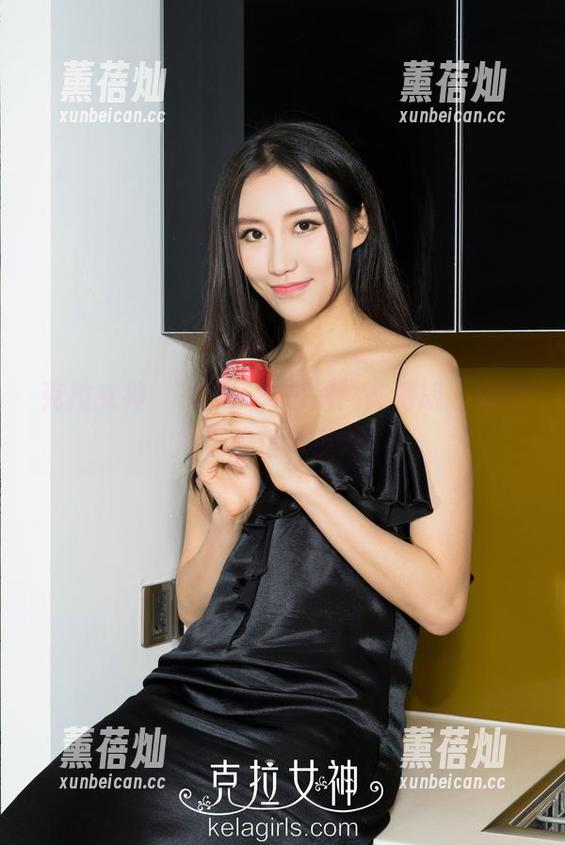 克拉女神 - 高子琁的白裙：高清版，试图用褶皱打败重力！