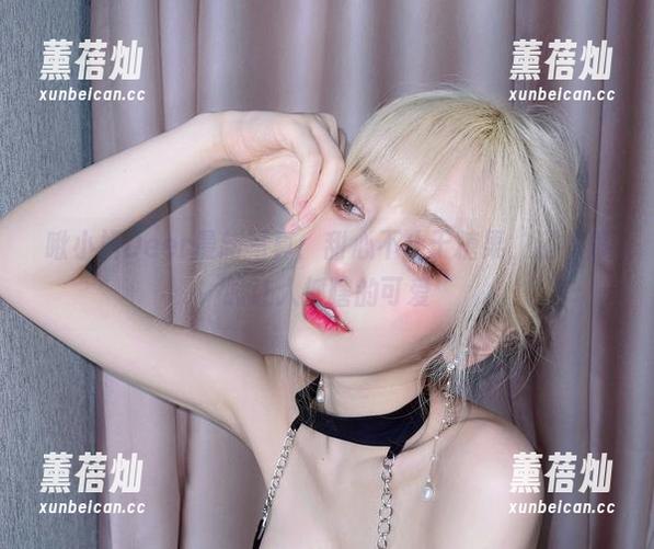 啾小妍Deer 啾小妍Deer最新写真:甜心不止于糖果,还有那股让人抓瞎的可爱