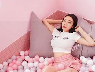 嗲囡囡 – 西门小玉穿这连衣裙的美图，果然眼睛不够用，让我再刷一遍吧……