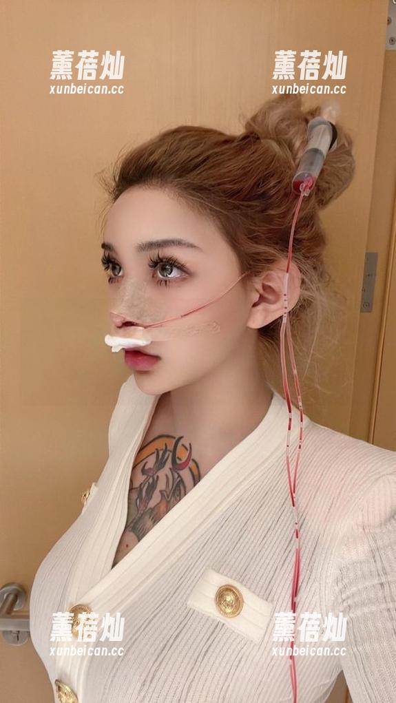 奈斯希希 微密圈 - 瞧瞧这组合,奈斯希希在礼服套图里给我上了课,完美得让我有点难以呼吸。