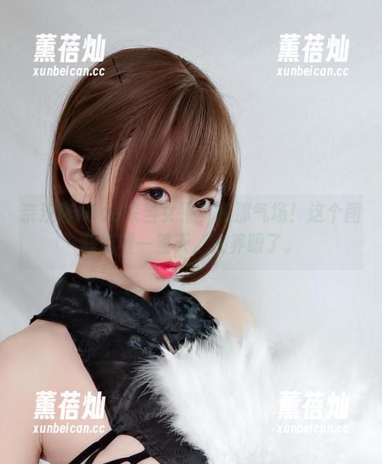 奈汐酱Nice来当女警，瞧那气场！这个图我能看一整天，太养眼了。