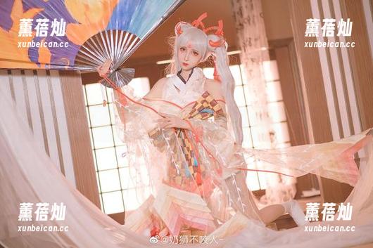 奶狮不咬人 当奶狮不咬人开始cos信浓,结果cos成了“自家猫”!