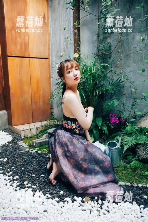 假期的定义？孙乐乐(손예은)用Loozy诠释，办公室女孩的轻松COS图册值得一瞧！