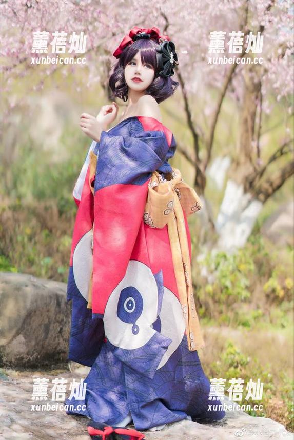 小仓千代w 小仓千代w来啦,她的W泳装写真有没有什么不得不说的趣事?
