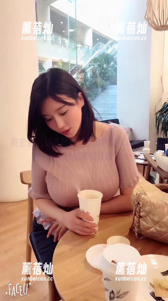 小芯酱 微密圈 - 精选图集:小芯酱的吊带黑丝,再次挑战我的审美底线了……