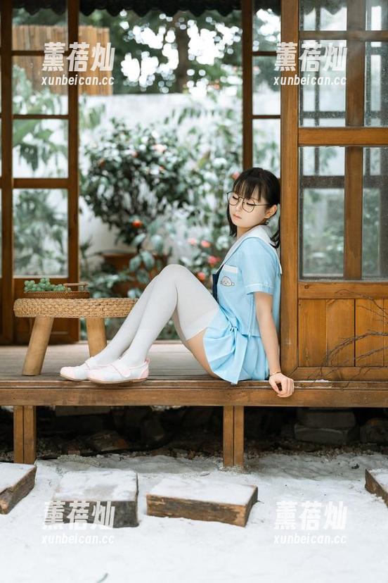 幼水铃衣 一步不离状态,幼水铃衣的美腿写真集等你下载!