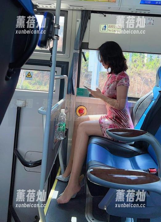 张老师 微密圈 - 张老师的原图,是在为哪个古怪派对筹备服装吗?