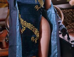 豹女郎开闪光灯？不不不，无圣光里找乐趣，日奈娇图集正在发光发热。