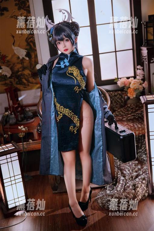 豹女郎开闪光灯？不不不，无圣光里找乐趣，日奈娇图集正在发光发热。