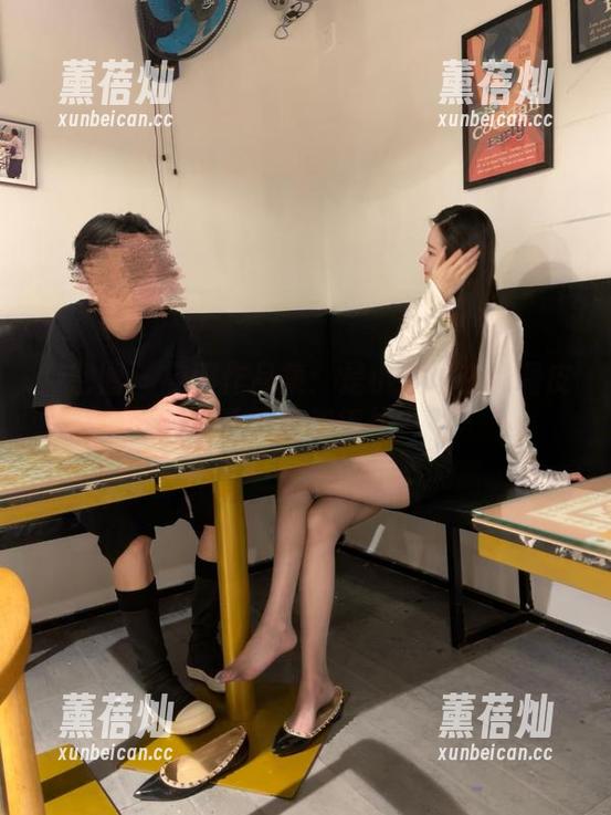 是小逗逗 微密圈 - 校服作品集:是小逗逗在线调皮,谁能招架得住?