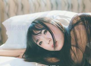 果团网 – 陈迪娅的灰丝写真集又更新啦！这次我忍不住开始质疑自己的审美极限！