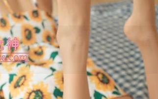 梦丝女神 – 乔儿的校服回忆：私房写真里的隐藏版黑色迷雾