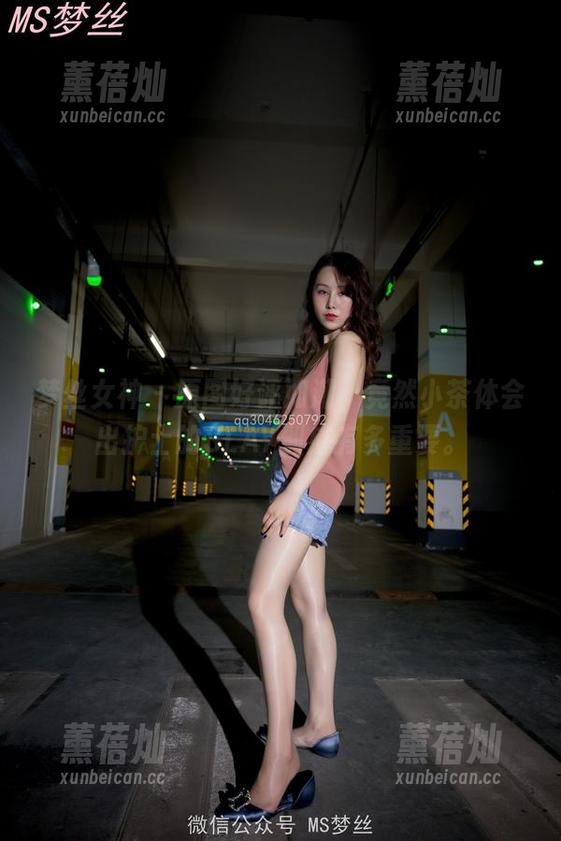 梦丝女神-小茶 梦丝女神 - 原图好评如潮,竟然小茶体会出护士的SLAY到底有多重要。
