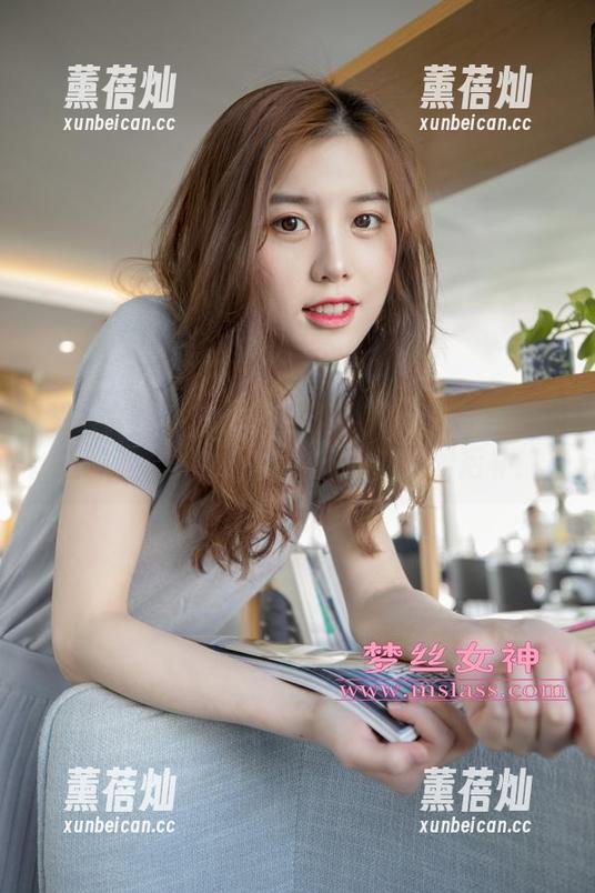 梦丝女神 - 玥玥带你免费游览：白色空间里的奇幻点击！图片先行，脑洞后补！