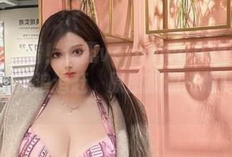 微密圈 – 看！梦露veronica在海边奔跑得像是被海浪追赶，原图就像一幅随性画卷。