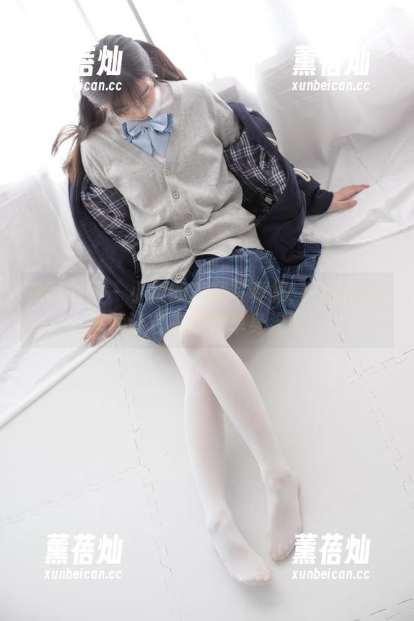 森萝财团-小樱 森萝财团 - 小樱的美腿写真集:今天的分享就让它来拯救单身狗吧!