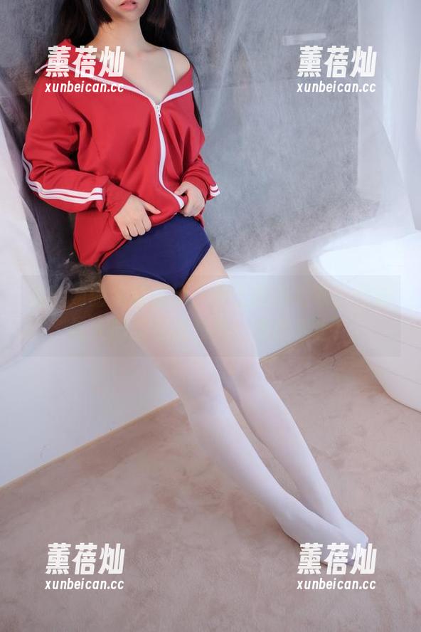 森萝财团 森萝财团全套展示:穿上露背毛衣,白丝与大脑的高度对抗!原图奉上!