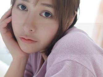 模范学院 – 白裙的瞬间，冷不丁无圣光下的呢喃声响起了！