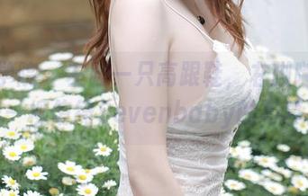 模范学院 – 左脚一只高跟鞋，右脚随意散步——柳侑绮Sevenbaby的写真日常