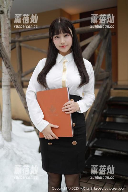 模范学院-蒋小静Jessica 模范学院 - 蒋小静Jessica的户外:背景美如画,更新美图就在眼前!