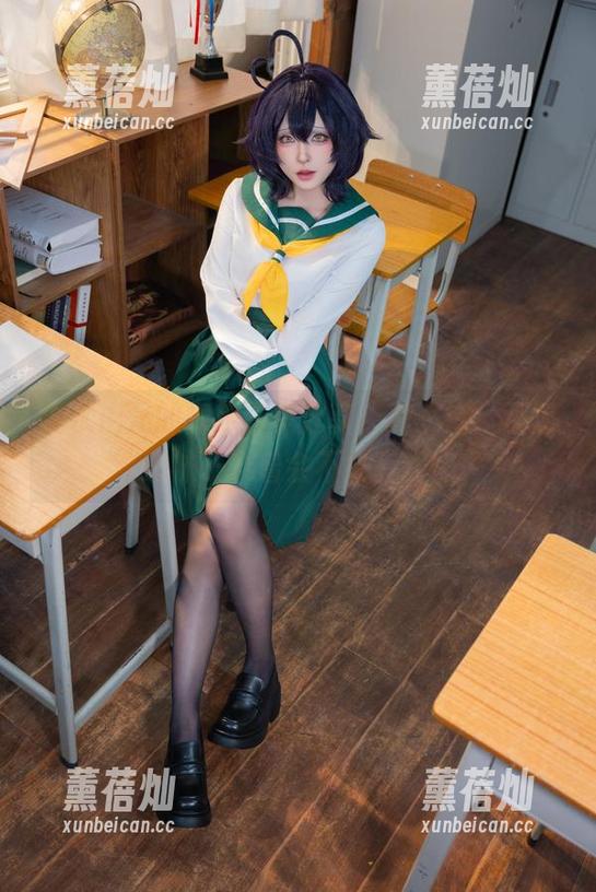 清水由乃 清水由乃的裸足写真分享,真不错,不知道袜子穿着会不会有戏!