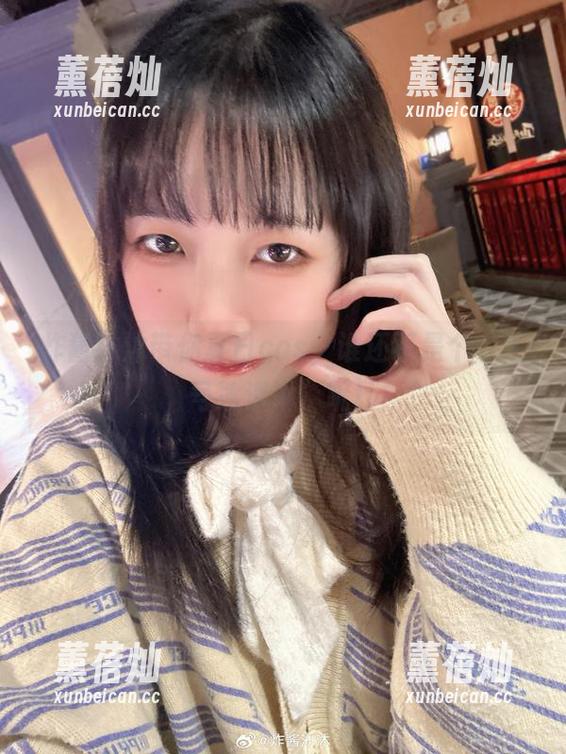 炸酱沐沐 炸酱沐沐带你夏日cos,谁还不是个“大号冰淇淋”呢!