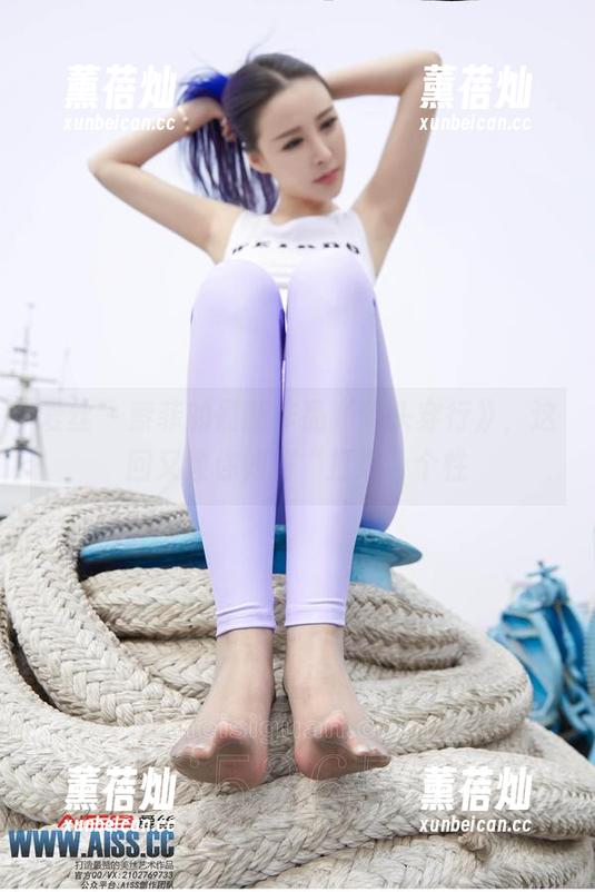爱丝-索菲 爱丝 - 索菲的最新作品《码头穿行》,这回又教你如何“打理”个性