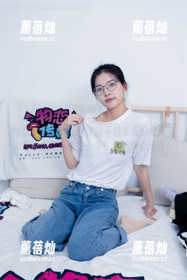 物恋传媒-菲菲 物恋传媒 - 为什么美图看起来更好呢?可能是因为校车上的小羊!菲菲为你分享!